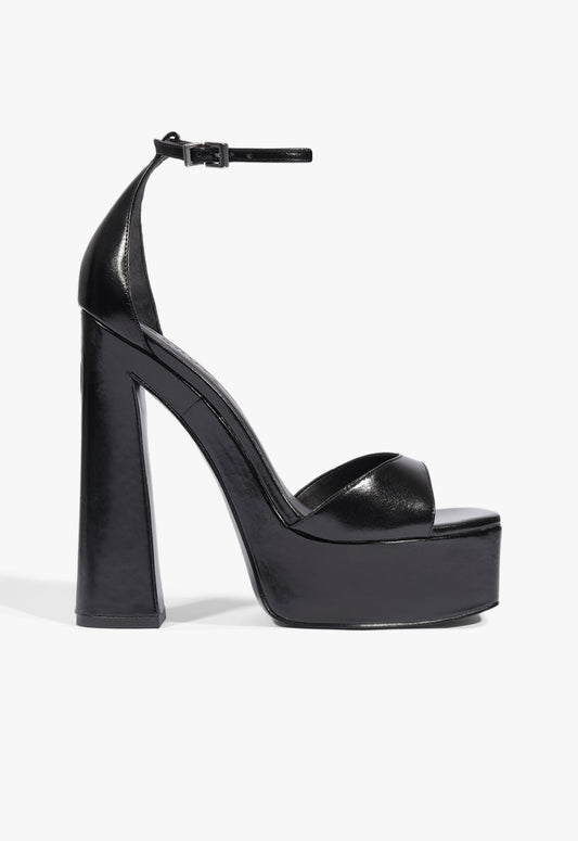 Tate Platform Sandal 5 Black Leather - Schutz Shoes